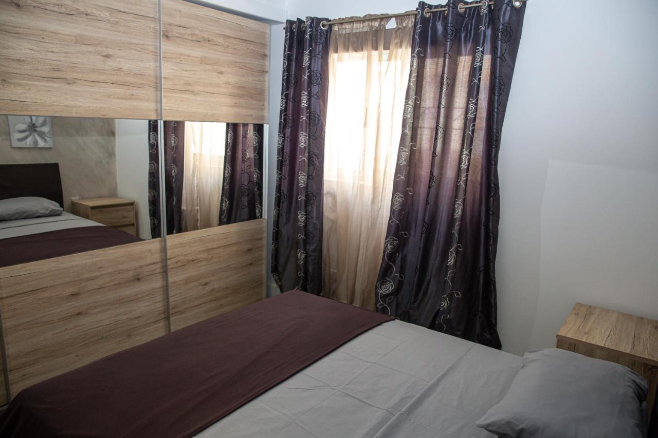 Dolmen Court Flat 10, Qawra Apartamento St. Paul's Bay Exterior foto