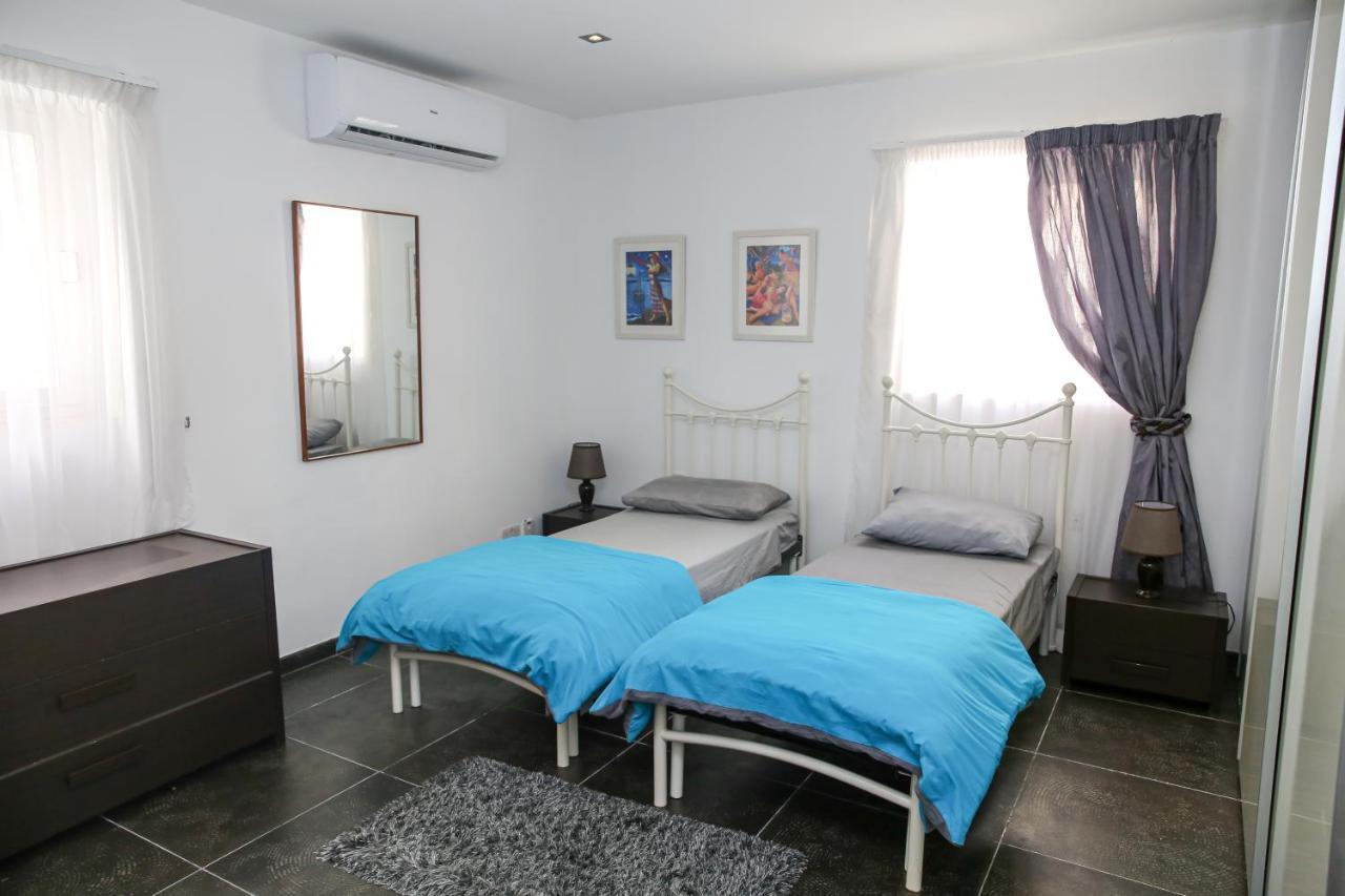 Dolmen Court Flat 10, Qawra Apartamento St. Paul's Bay Exterior foto