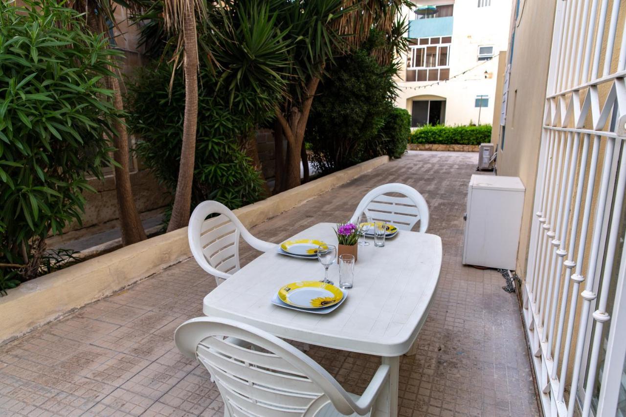 Dolmen Court Flat 10, Qawra Apartamento St. Paul's Bay Exterior foto